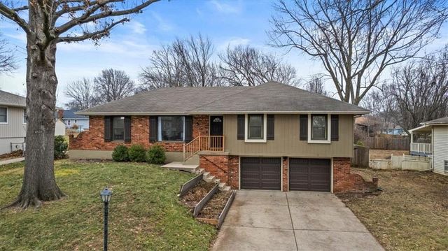 2304 NW 5th Street, Blue Springs, MO 64014
