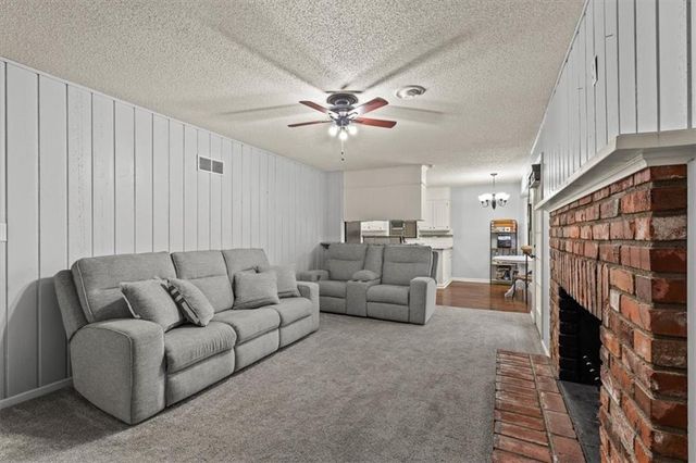 2304 NW 5th Street, Blue Springs, MO 64014