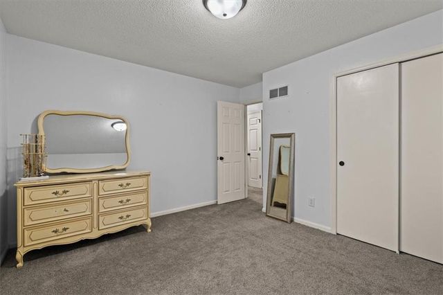 2304 NW 5th Street, Blue Springs, MO 64014