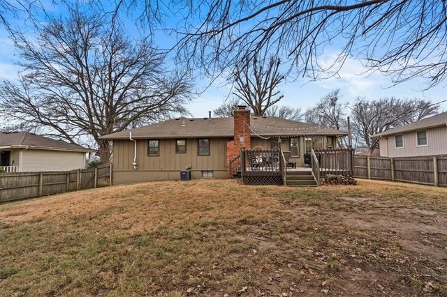 2304 NW 5th Street, Blue Springs, MO 64014
