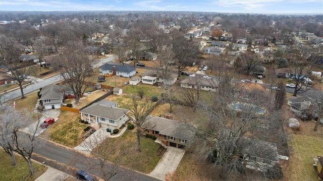 2304 NW 5th Street, Blue Springs, MO 64014