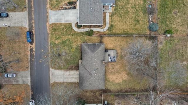 2304 NW 5th Street, Blue Springs, MO 64014