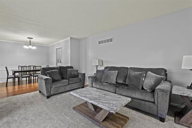 2304 NW 5th Street, Blue Springs, MO 64014