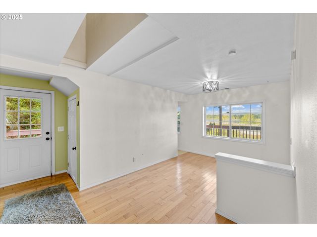 3011 Ne RASMUSSEN Rd, Corbett, OR 97019