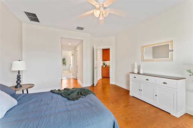 1325 SNELL ISLE BOULEVARD NE 110, St Petersburg, FL 33704