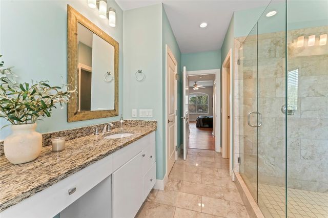 1325 SNELL ISLE BOULEVARD NE 110, St Petersburg, FL 33704