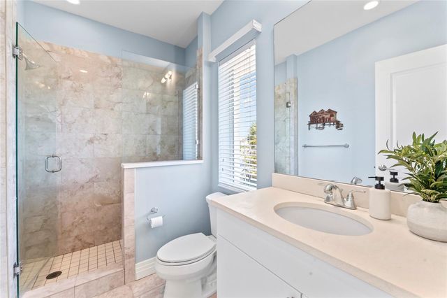 1325 SNELL ISLE BOULEVARD NE 110, St Petersburg, FL 33704