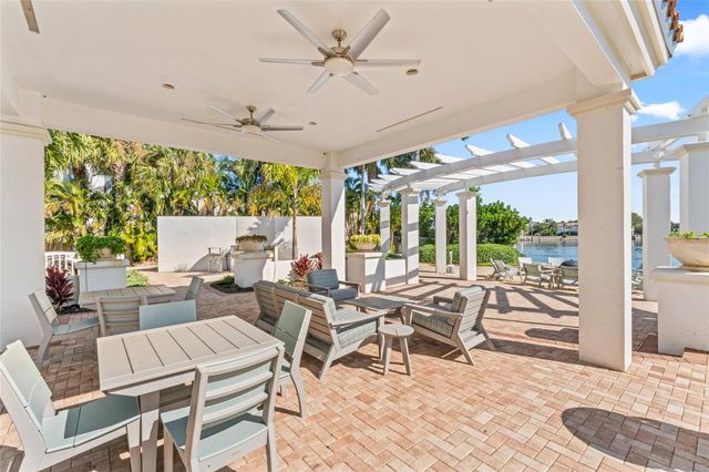 1325 SNELL ISLE BOULEVARD NE 110, St Petersburg, FL 33704