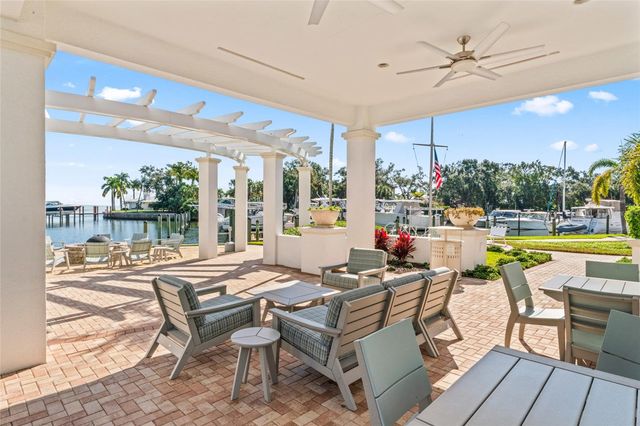 1325 SNELL ISLE BOULEVARD NE 110, St Petersburg, FL 33704