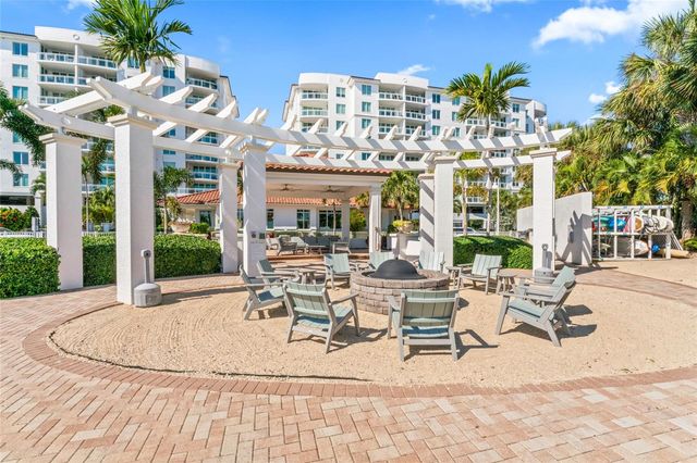 1325 SNELL ISLE BOULEVARD NE 110, St Petersburg, FL 33704