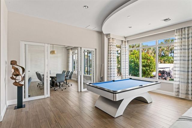 1325 SNELL ISLE BOULEVARD NE 110, St Petersburg, FL 33704