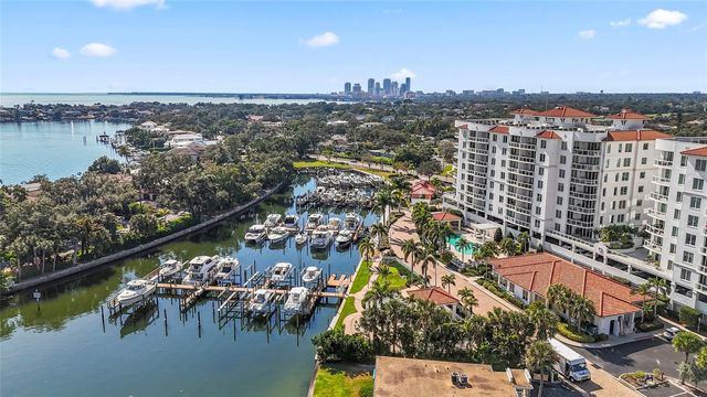 1325 SNELL ISLE BOULEVARD NE 110, St Petersburg, FL 33704