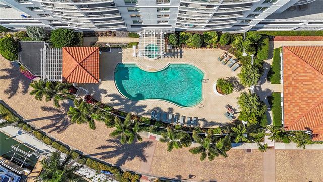 1325 SNELL ISLE BOULEVARD NE 110, St Petersburg, FL 33704