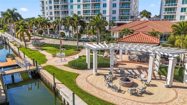 1325 SNELL ISLE BOULEVARD NE 110, St Petersburg, FL 33704