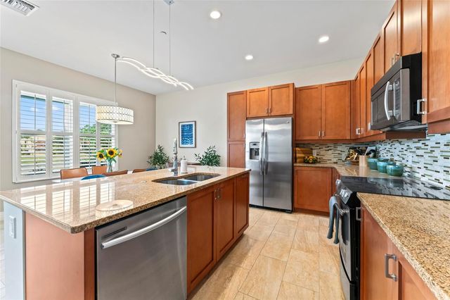 1325 SNELL ISLE BOULEVARD NE 110, St Petersburg, FL 33704