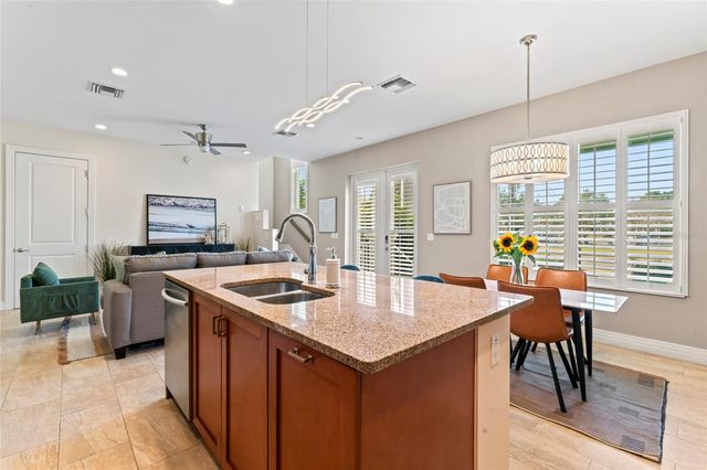 1325 SNELL ISLE BOULEVARD NE 110, St Petersburg, FL 33704