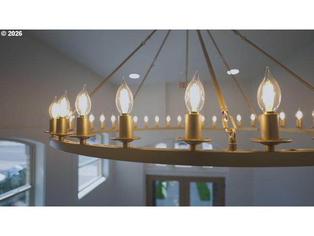 550 N 1ST St, Woodburn, OR 97071