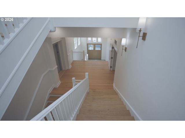 550 N 1ST St, Woodburn, OR 97071