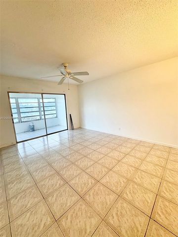 5011 W Oakland Park Blvd 310, Lauderdale Lakes, FL 33313