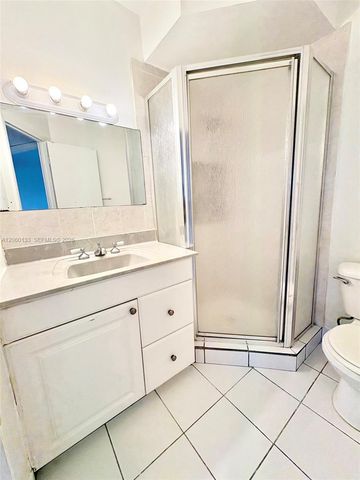 5011 W Oakland Park Blvd 310, Lauderdale Lakes, FL 33313