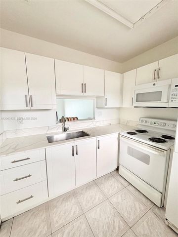 5011 W Oakland Park Blvd 310, Lauderdale Lakes, FL 33313