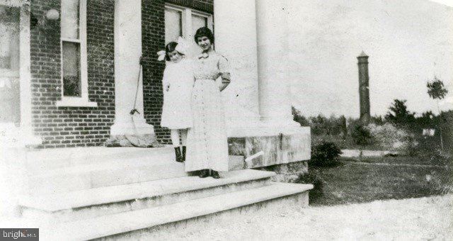 4209 BRADLEY LN, Chevy Chase, MD 20815