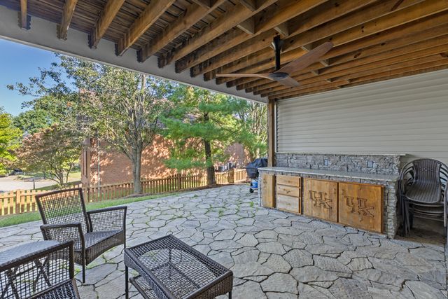 501 Lake Valley Drive, Lexington, KY 40509