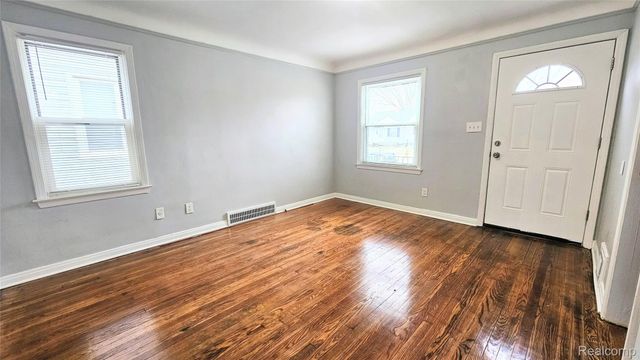10001 Winthrop Street, Detroit, MI 48227