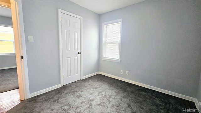 10001 Winthrop Street, Detroit, MI 48227