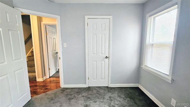 10001 Winthrop Street, Detroit, MI 48227