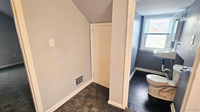 10001 Winthrop Street, Detroit, MI 48227