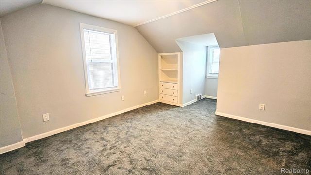 10001 Winthrop Street, Detroit, MI 48227