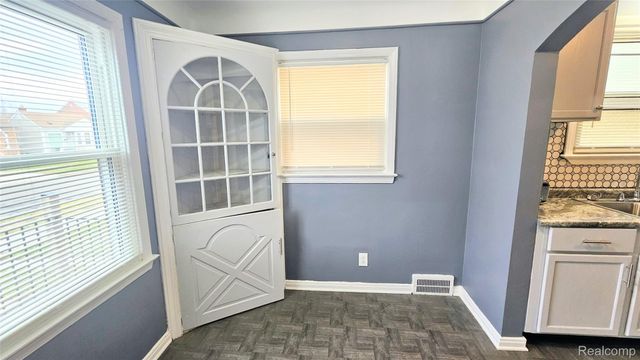 10001 Winthrop Street, Detroit, MI 48227