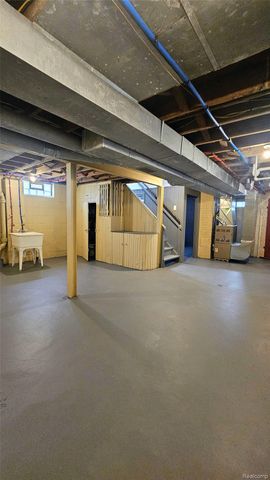 10001 Winthrop Street, Detroit, MI 48227