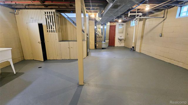 10001 Winthrop Street, Detroit, MI 48227
