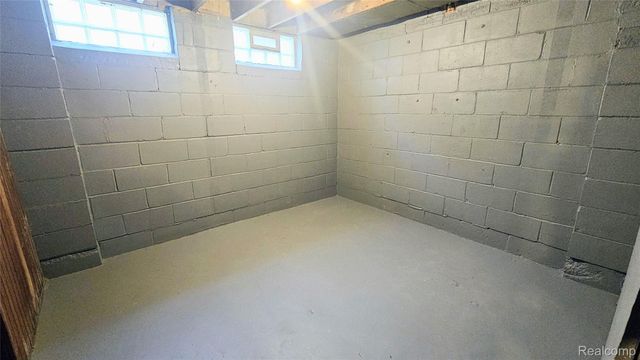 10001 Winthrop Street, Detroit, MI 48227