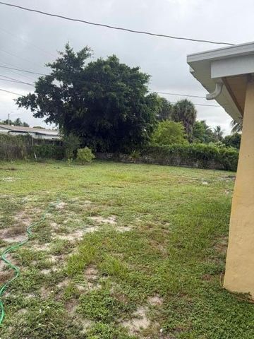 2609 NE 4TH Street, Boynton Beach, FL 33435