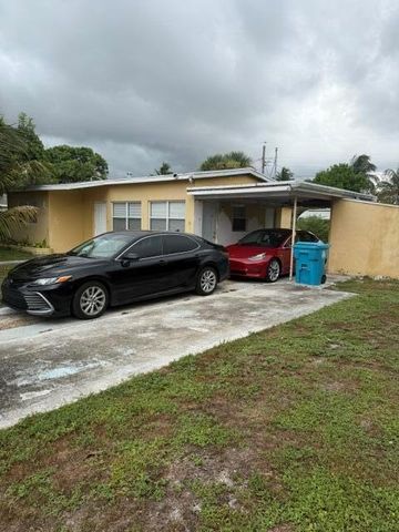 2609 NE 4TH Street, Boynton Beach, FL 33435