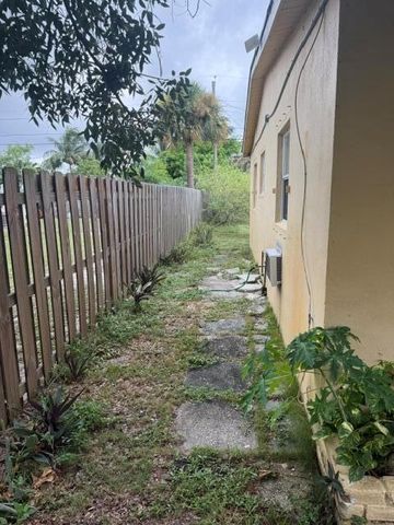 2609 NE 4TH Street, Boynton Beach, FL 33435