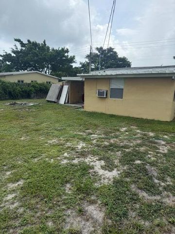 2609 NE 4TH Street, Boynton Beach, FL 33435