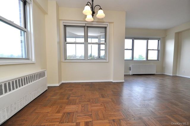 240 Garth Road 7J2, Scarsdale, NY 10583