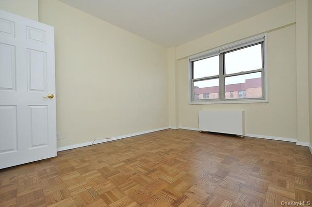 240 Garth Road 7J2, Scarsdale, NY 10583