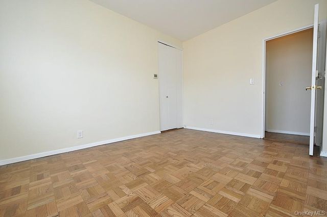 240 Garth Road 7J2, Scarsdale, NY 10583