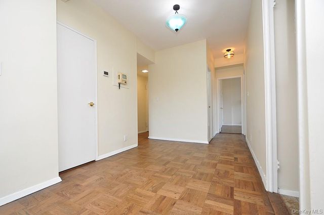 240 Garth Road 7J2, Scarsdale, NY 10583