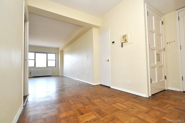 240 Garth Road 7J2, Scarsdale, NY 10583