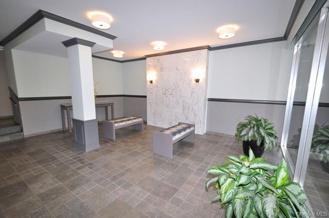 240 Garth Road 7J2, Scarsdale, NY 10583