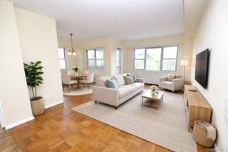 240 Garth Road 7J2, Scarsdale, NY 10583