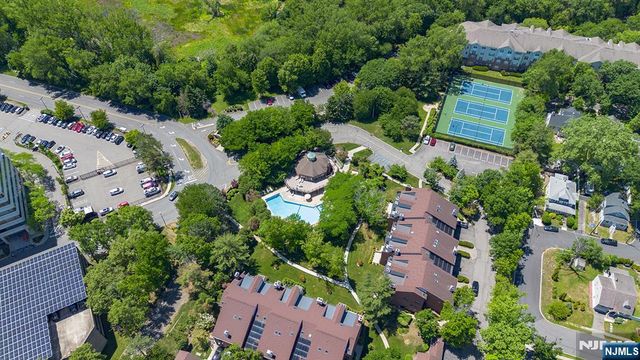 8 Wadsworth Court, Teaneck, NJ 07666