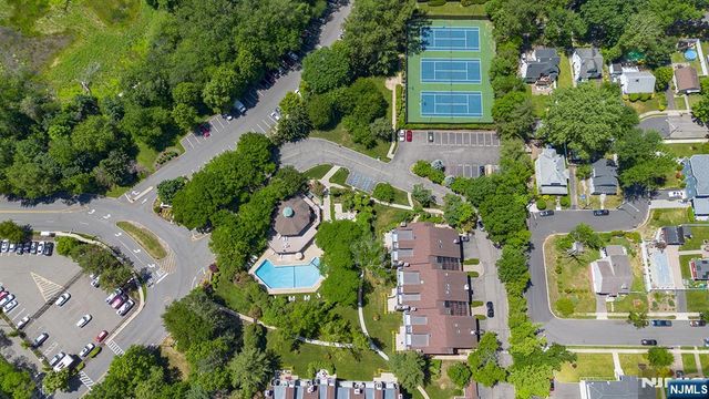 8 Wadsworth Court, Teaneck, NJ 07666