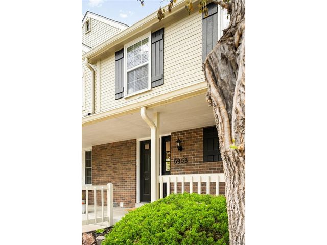 6958 E Briarwood Cir, Centennial, CO 80112